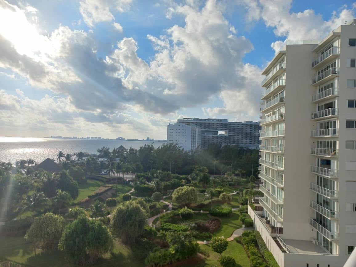 Beachfront Condos Cancun Exterior photo